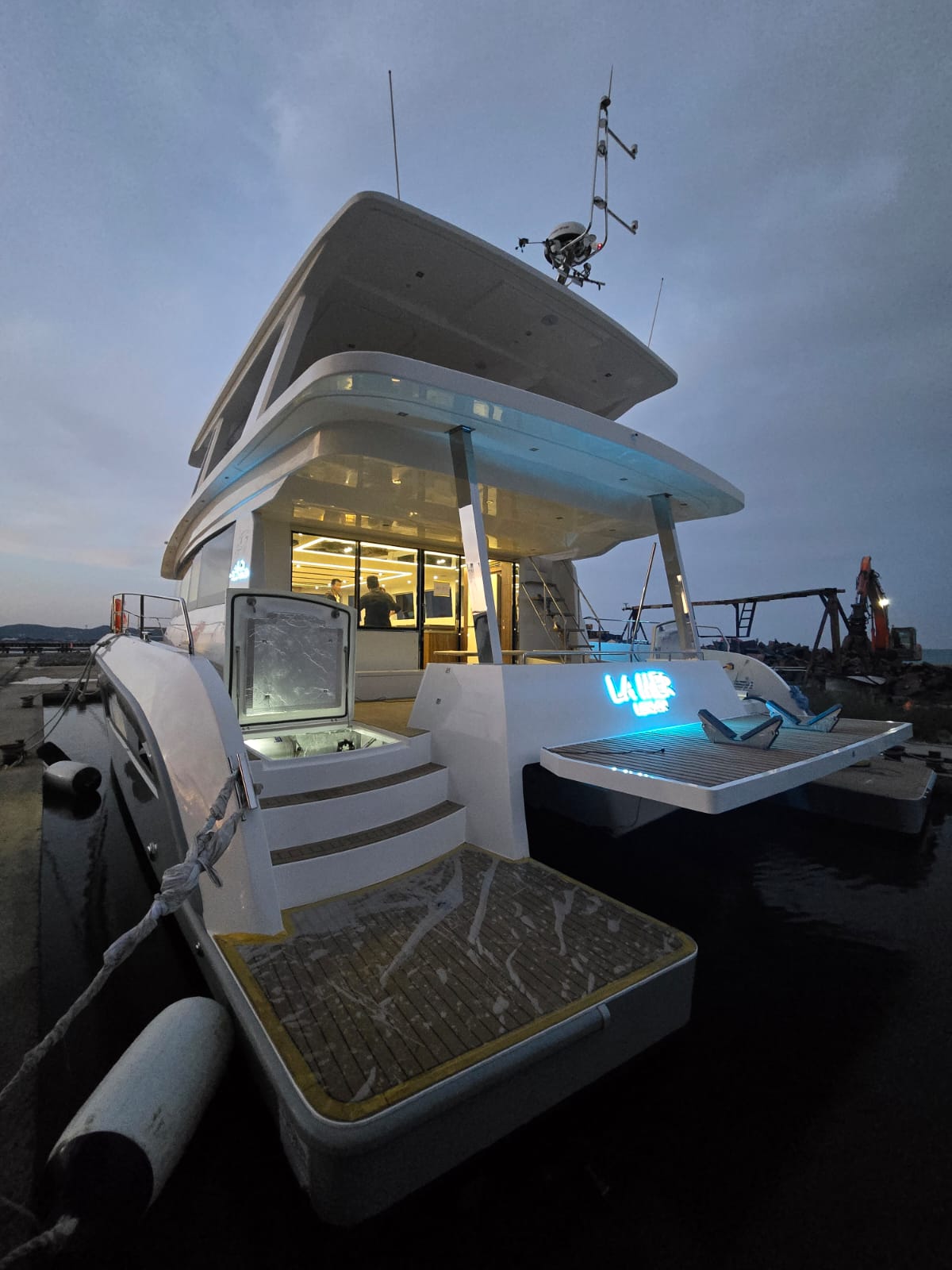 La Mer - Power Catamaran 56 - Photo 3