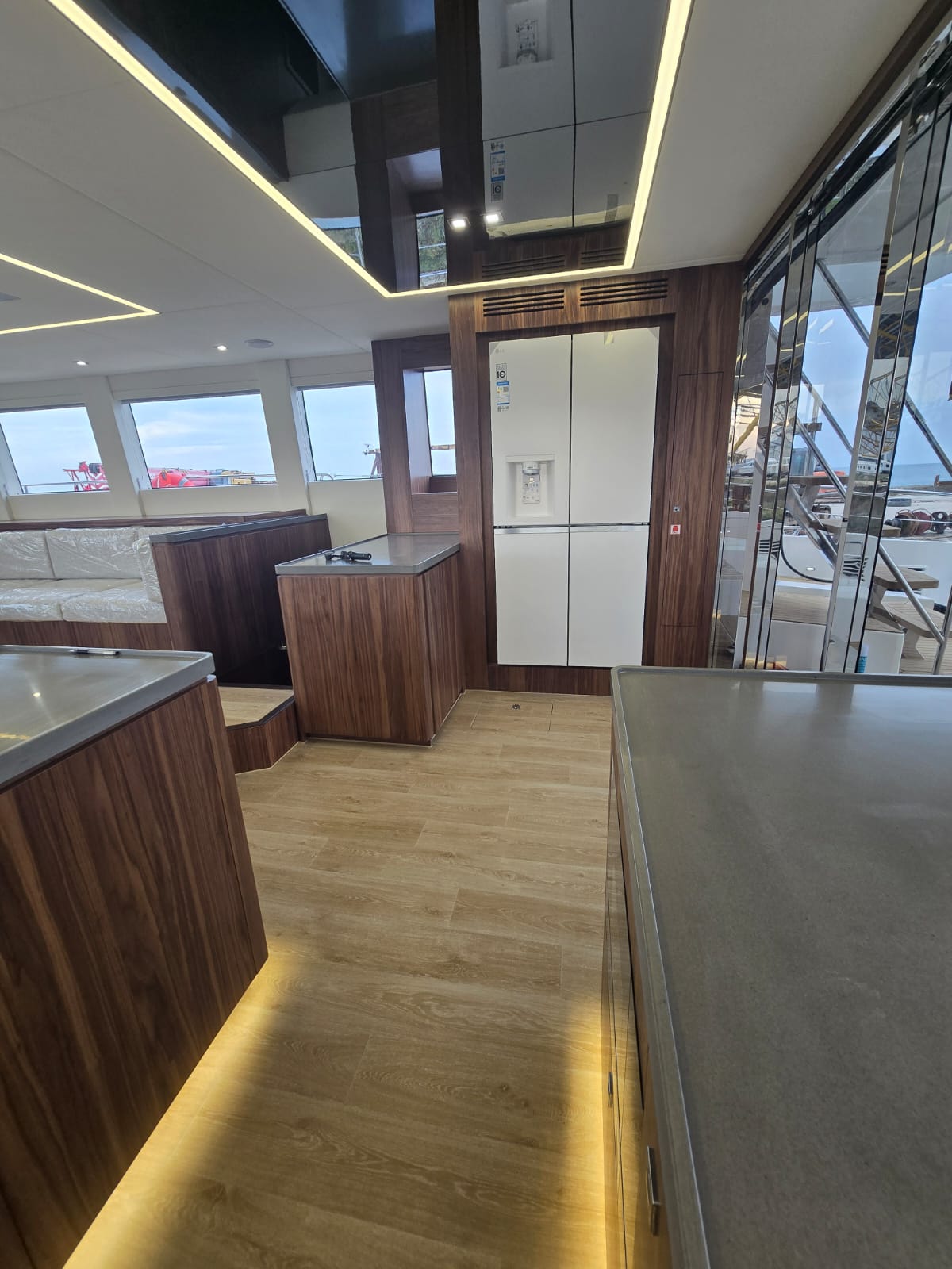 La Mer - Power Catamaran 56 - Photo 8